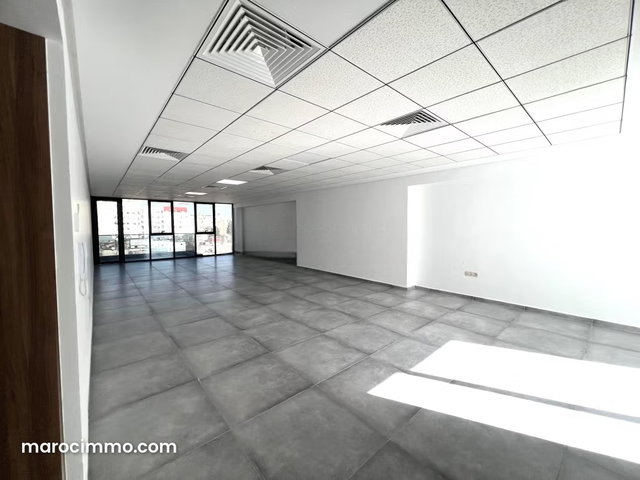 Bureau équipé de 74m2 au quartier des Hopitaux — 2
