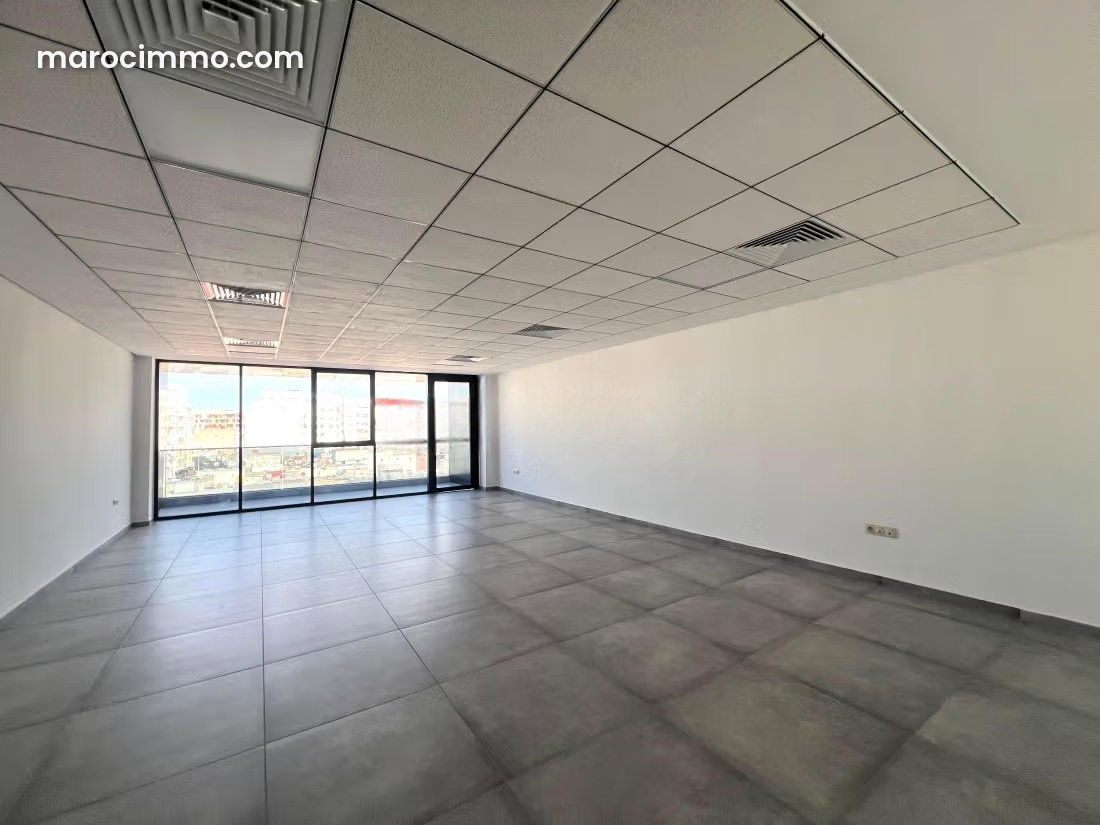 Bureau 74 m² avec terrasse au Quartier des Hôpitaux Casablanca — Casablanca
