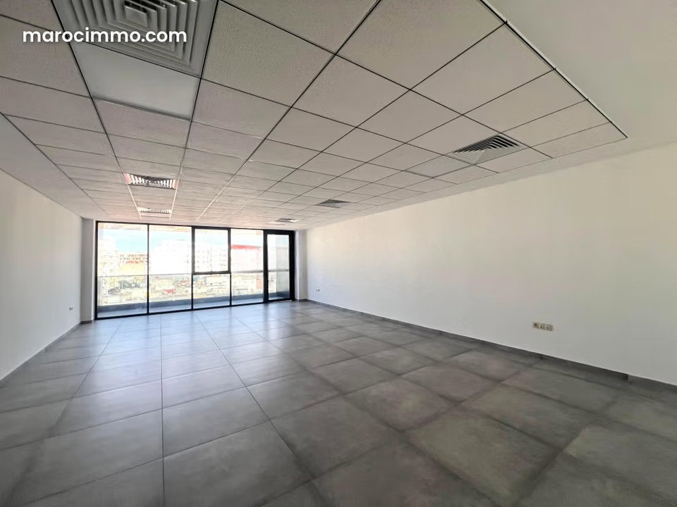 Bureau équipé de 74m2 au quartier des Hopitaux