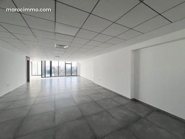 Bureau équipé de 74m2 au quartier des Hopitaux — 4