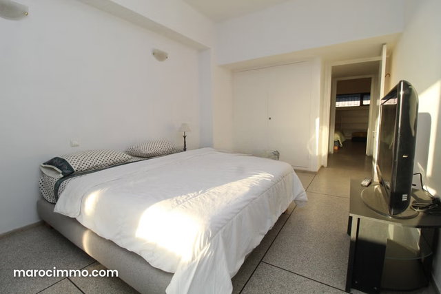 Apartment with Large Terrace and Sea View — 5