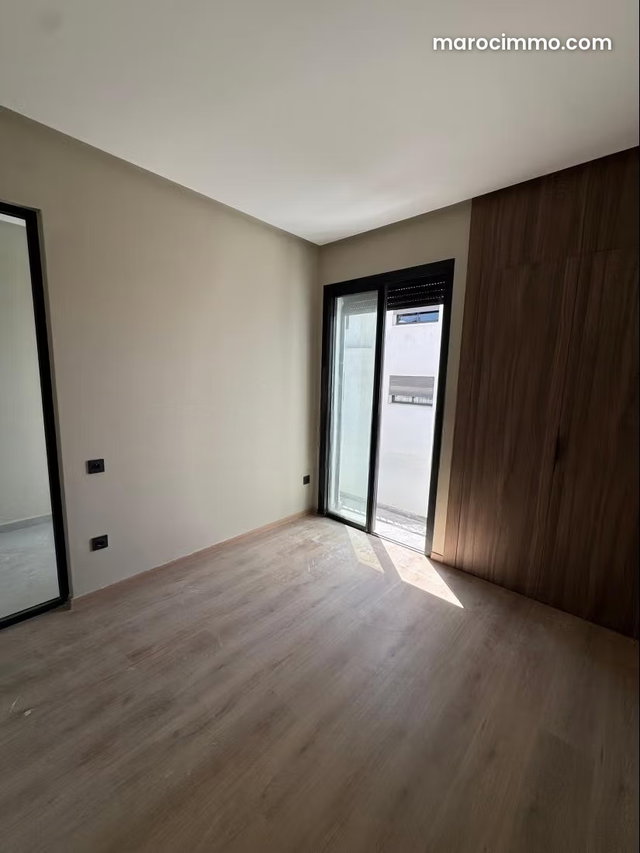 Appartement à l'achat à Casablanca Finance City. 1 Pièce. Porte blindée, sécurité — 3