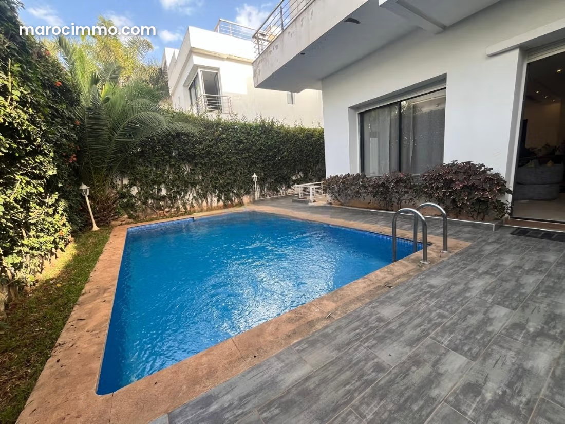 450 sqm villa with pool, Aïn Diab, Casablanca for rent — Casablanca