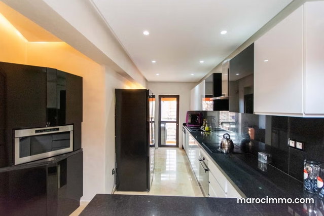 Superbe appartement à louer à Guéliz. 4 pièces confortables. Meublé — 3