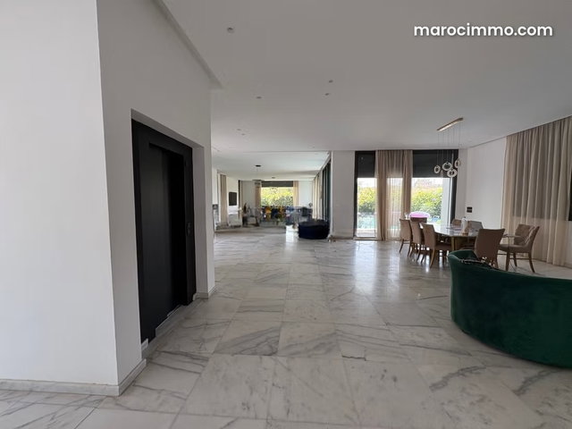 Villa moderne avec piscine à louer vide ou meublée — 4
