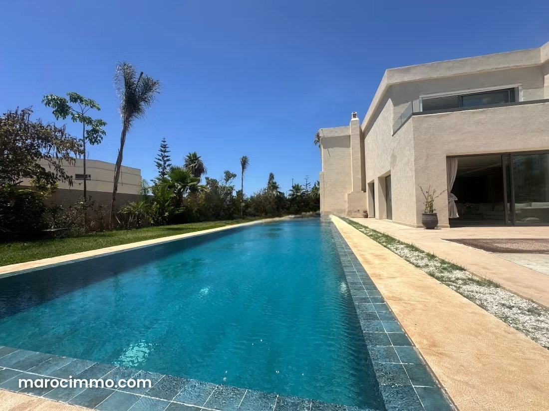 Furnished 800 m² Villa with Garden and Pool, Souissi, Rabat — Rabat