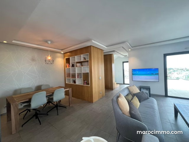 Penthouse moderne en location a CFC avec une grande terrasse — 3