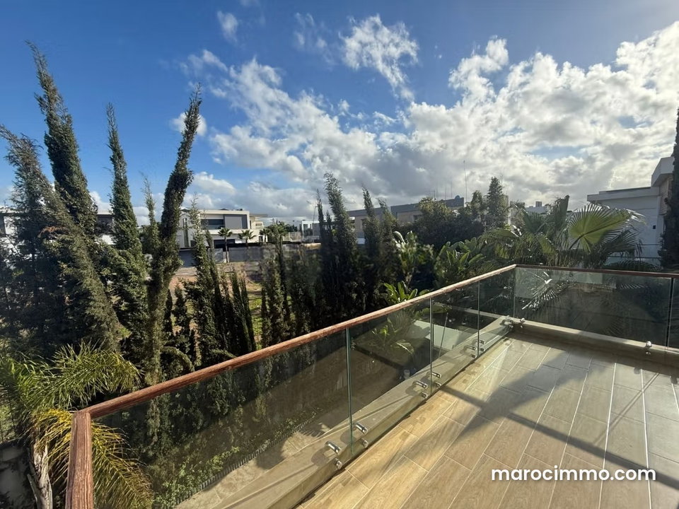 Villa d'exception à vendre à bouskoura