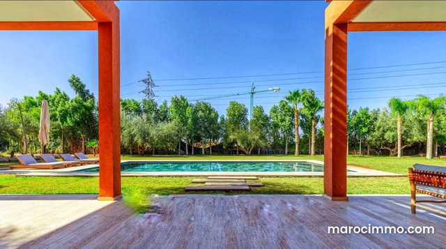 Villa de haut standing à vendre à Ennakhil Palmeraie. 4 chambres — 2