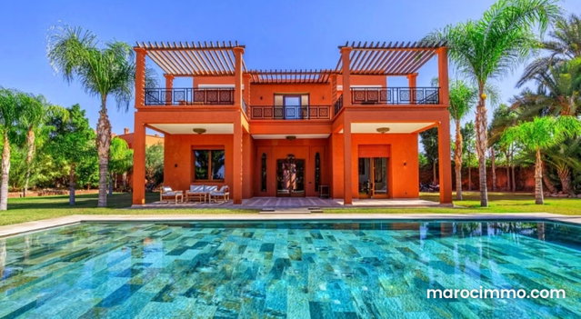 Villa de haut standing à vendre à Ennakhil Palmeraie. 4 chambres — 5