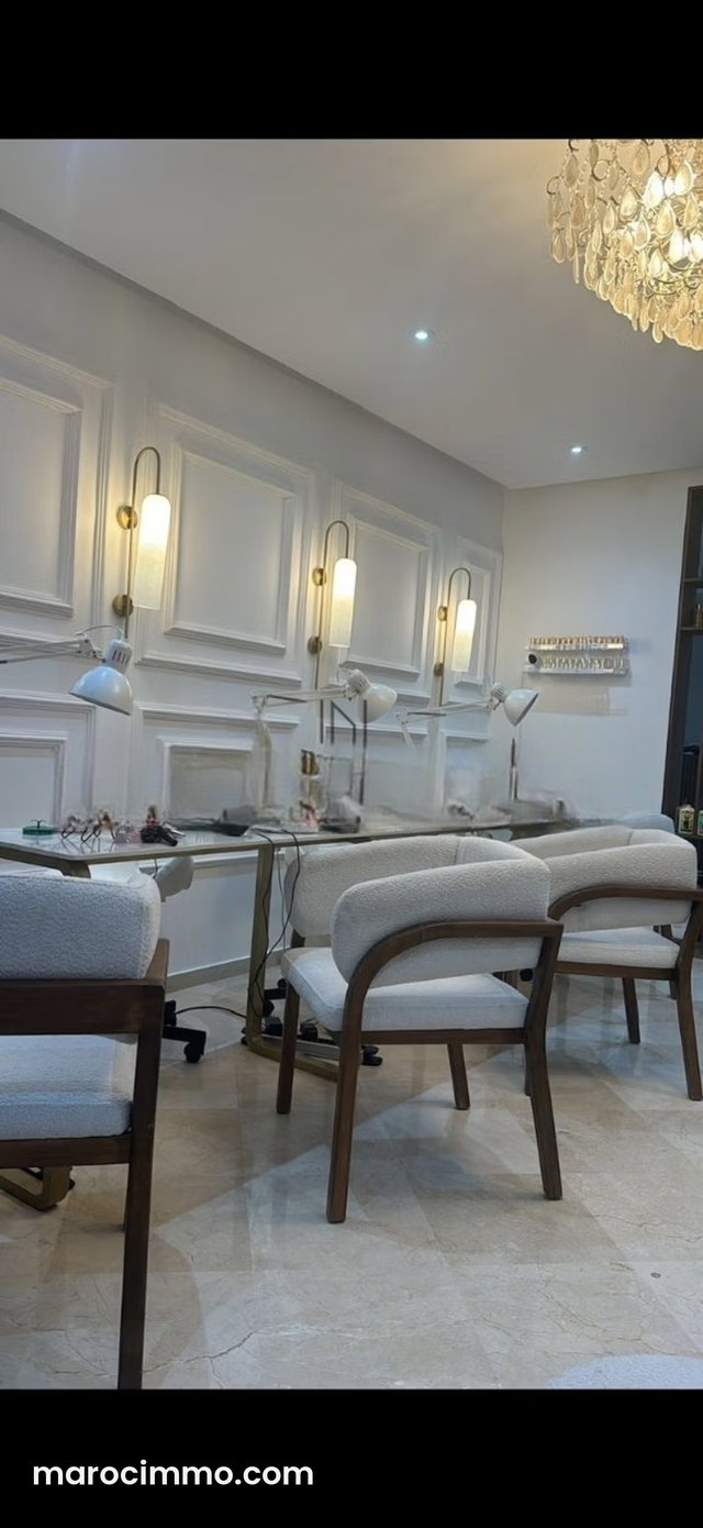 Salon de beauté à vendre ou à louer — 2