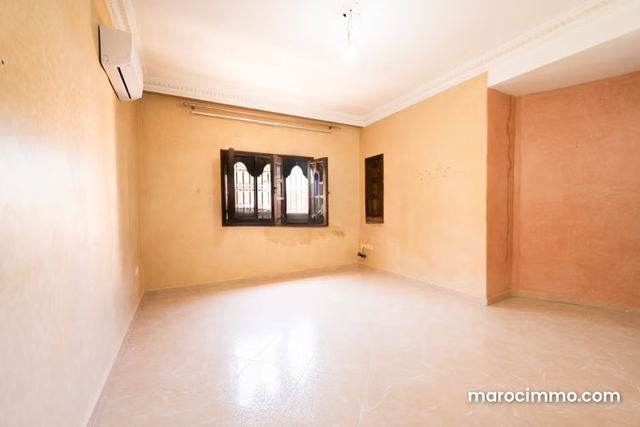 Beautiful unfurnished apartment on the top floor of a villa in a quiet and residential area — Marrakesh