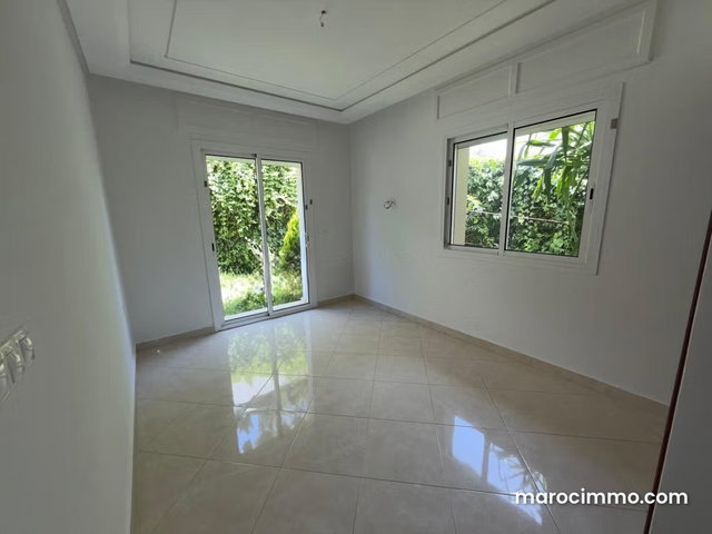 Appartement en location à Jbel Kbir. 4 grandes pièces. Double vitrage et chauffage central — 5