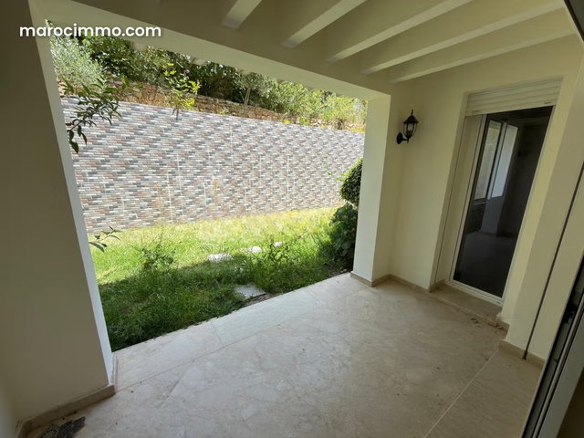 Appartement en location à Jbel Kbir. 4 grandes pièces. Double vitrage et chauffage central — 4