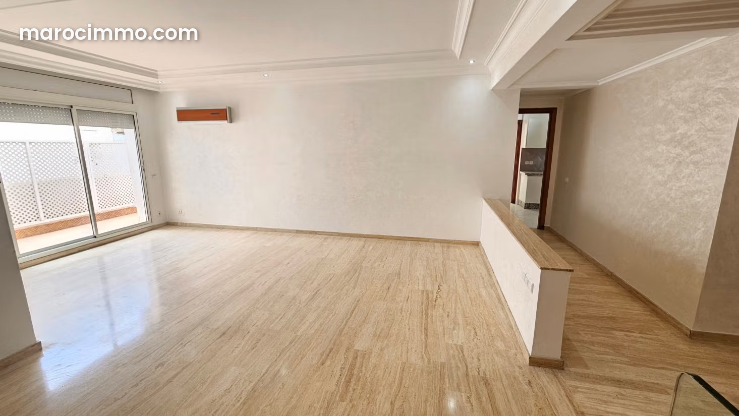 Four-Room Apartment with Terrace for Sale in Gauthier, Casablanca — Casablanca