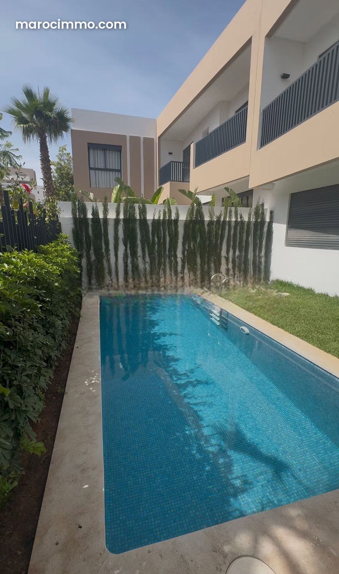 Villa neuve à louer à Bouskoura centre, avec piscine — Bouskoura