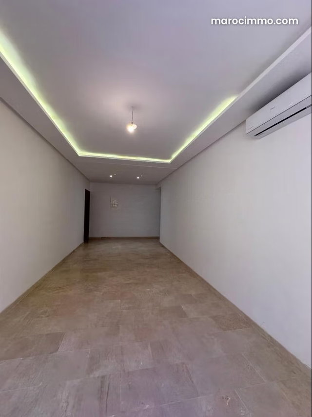 Très jolie appartement vide à Samlalia. 95 mètre — 3