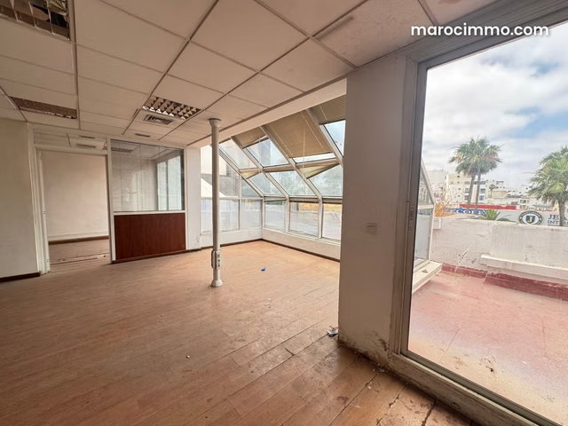 Beaux bureaux à louer à Gauthier. Superficie 330 m² — 4