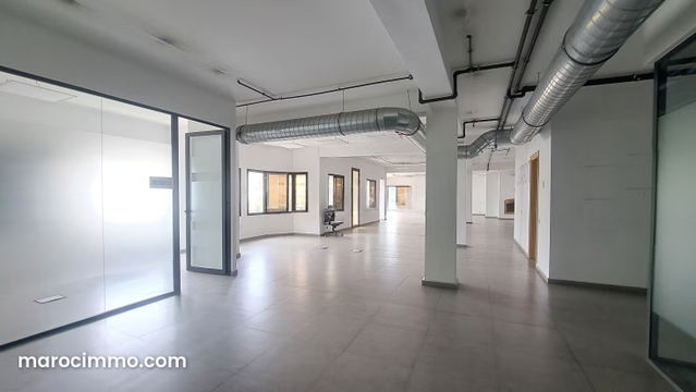 Beaux bureaux à louer à Racine. Surface totale 420 m² — Casablanca