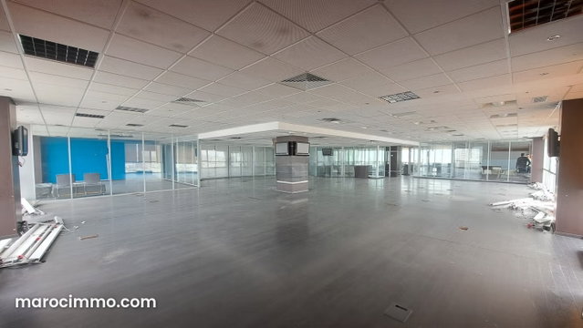 Bureaux à louer à Racine. Surface totale 660 m² — 3
