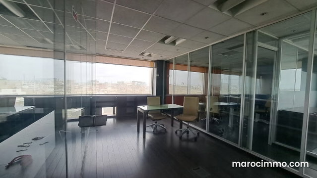 Bureaux en location à Racine. Superficie 330 m² — 2