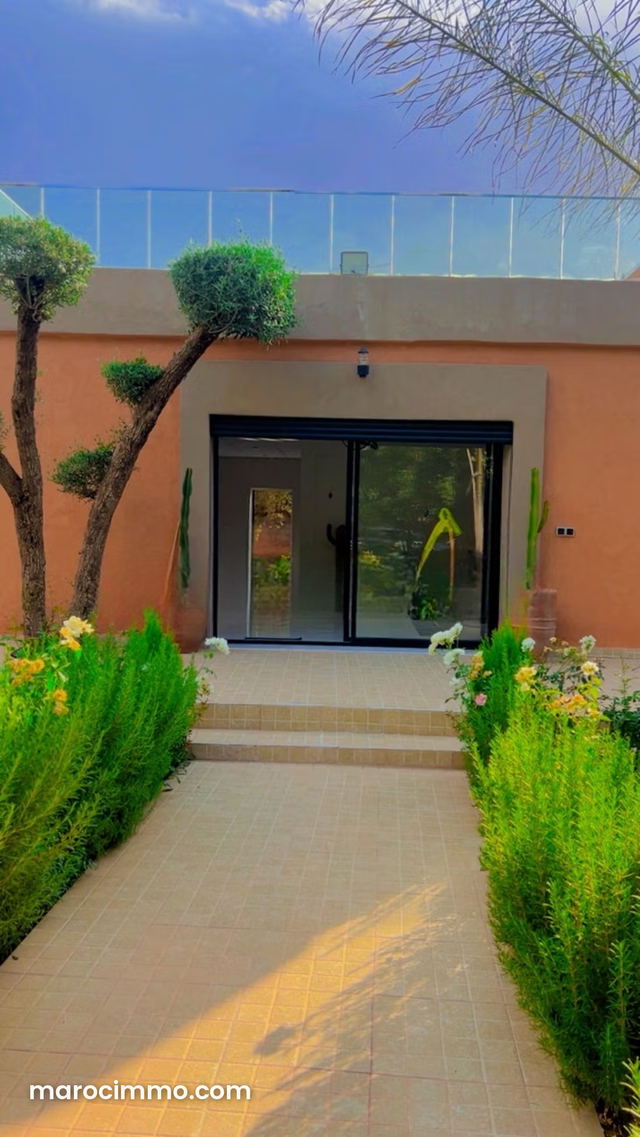 Villa à vendre sur la route ourika — Marrakech