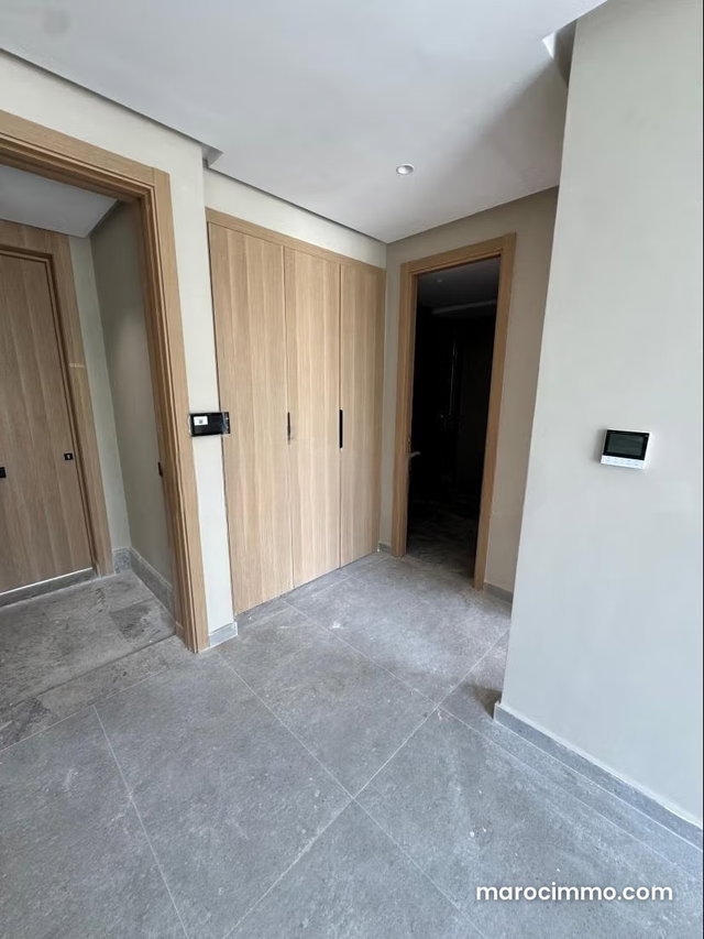 Vend appartement à Oasis. Surface totale 47 m². Air conditionné et cheminée — 4