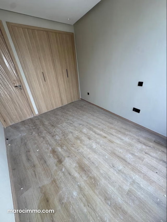 Vend appartement à Oasis. Surface totale 47 m². Air conditionné et cheminée — 3