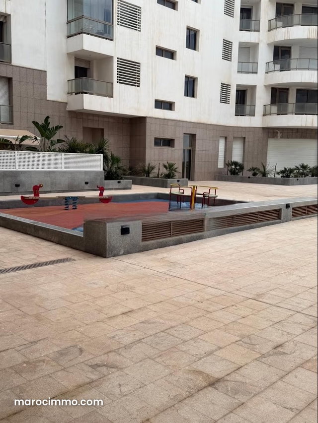 Vend appartement à Ain Diab Extension. Superficie 130 m². Meublé — 5