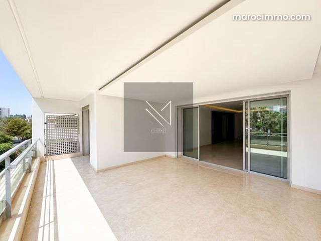 A Louer Appartement 3 chch perso, Terrasse, Ain Diab — Casablanca