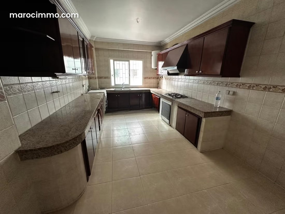 Appartement 150 m², 3 chambres avec terrasse, Agdal, Rabat — Rabat