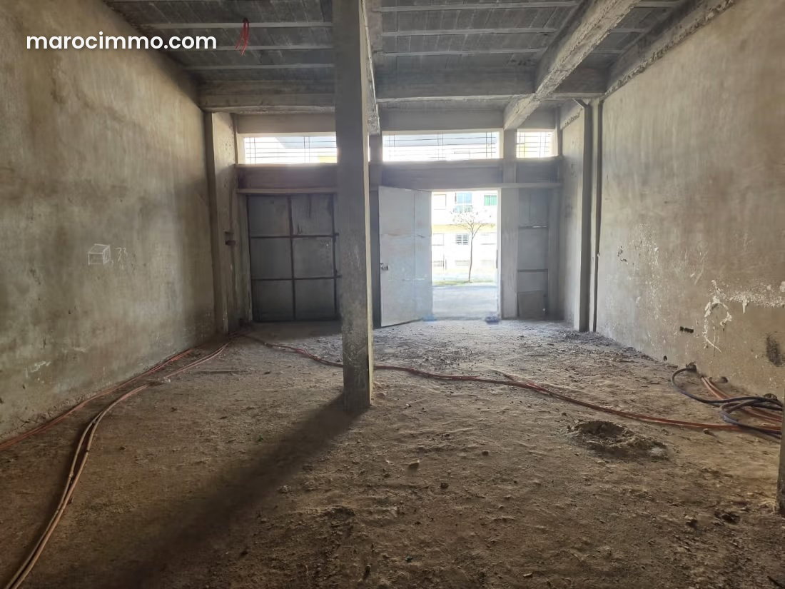 129 m² Commercial Premises with Garage in Massira 3, Temara — Temara