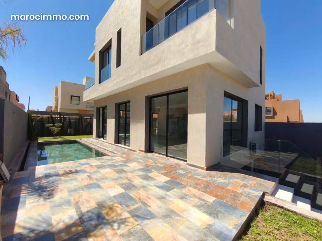 300 sqm villa with pool, Route de Tahanaoute, Marrakech — Marrakesh