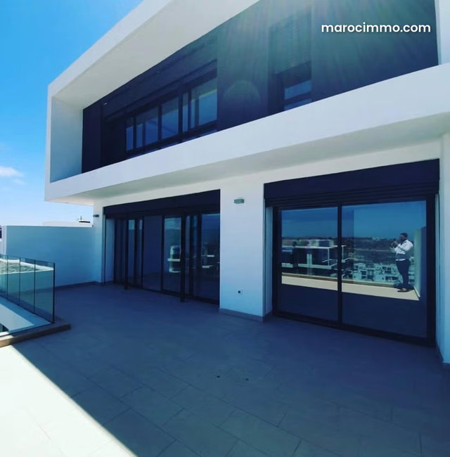 Ain Diab/Penthouse duplex 240m² Ocean View — 3
