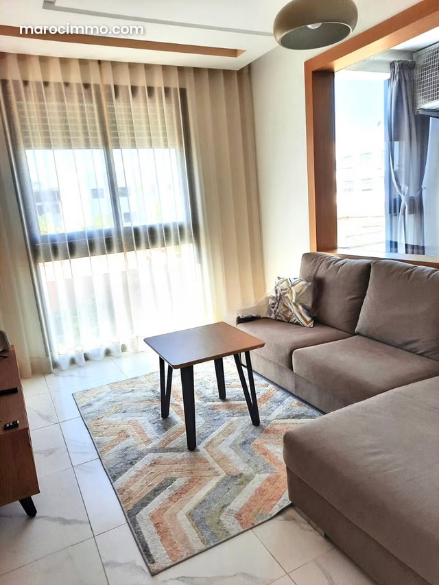 Studio meublé 54 m² sans vis à vis – L’Hermitage – À 2 min du Tramway — 2