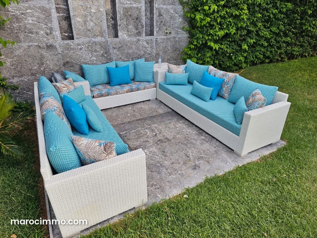 550 sqm Villa with Pool and Garden, Oasis, Casablanca — Casablanca