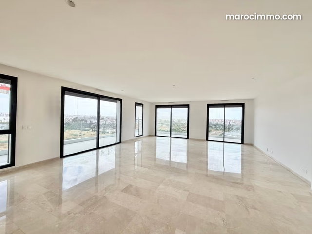 Vend appartement à Casablanca Finance City. 5 pièces confortables. Places de parking et terrasse — 2