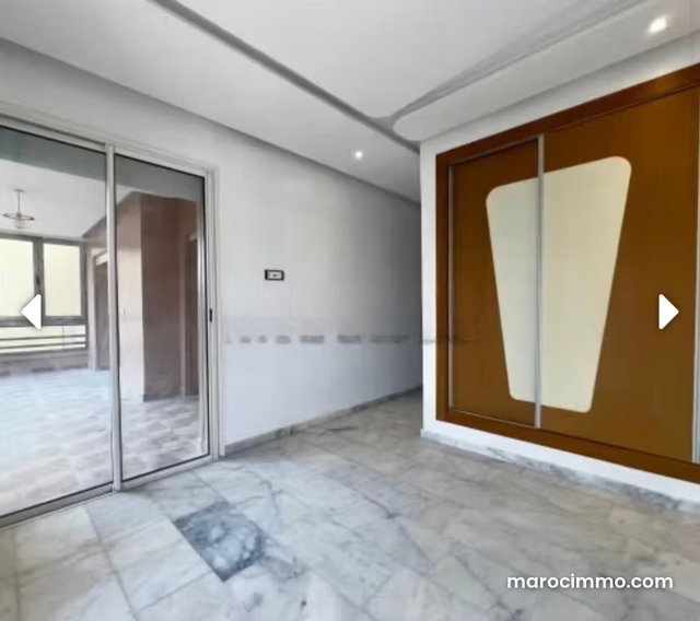 À louer – Appartement vide à Agdal — 5