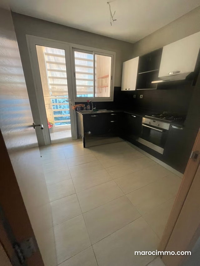 Renting a 4-Bedroom Apartment in Riyadh. Elevator and Terrace — 2