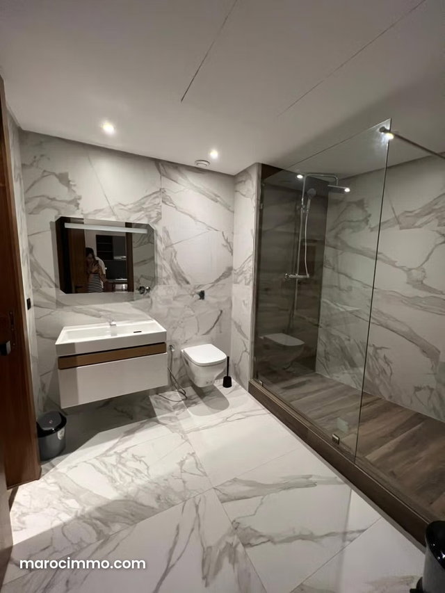 Beau studio meublé — 3