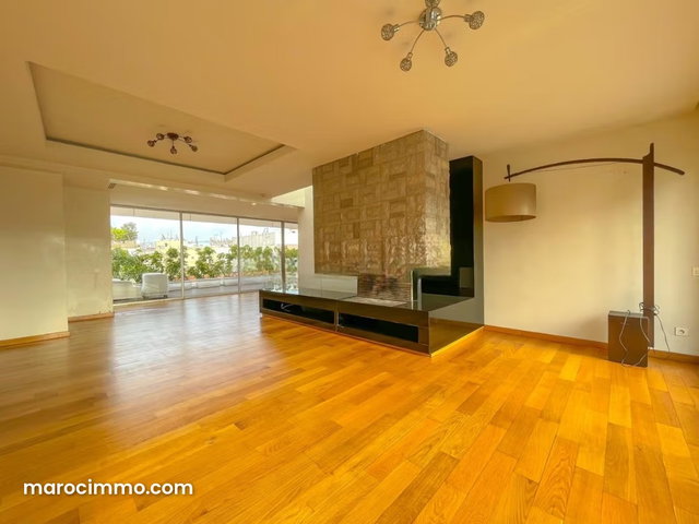 Exceptional Duplex for Rent on Gauthier's Top Floor — 2