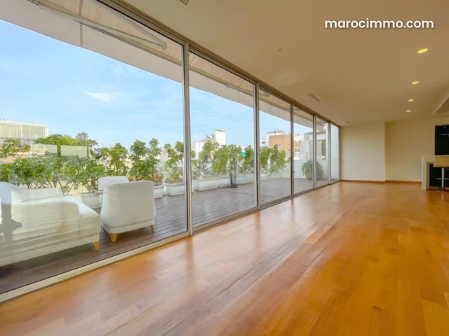 Exceptional Duplex for Rent on Gauthier's Top Floor — 3