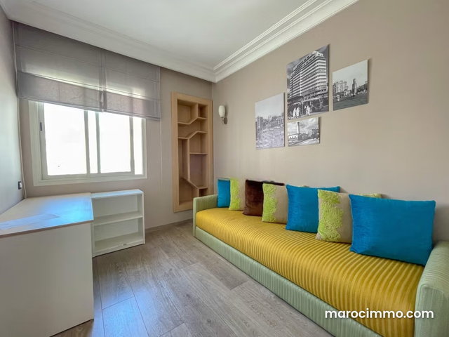 Bel appartement en location à Racine. Surface de 150 m². Bien meublé — 3