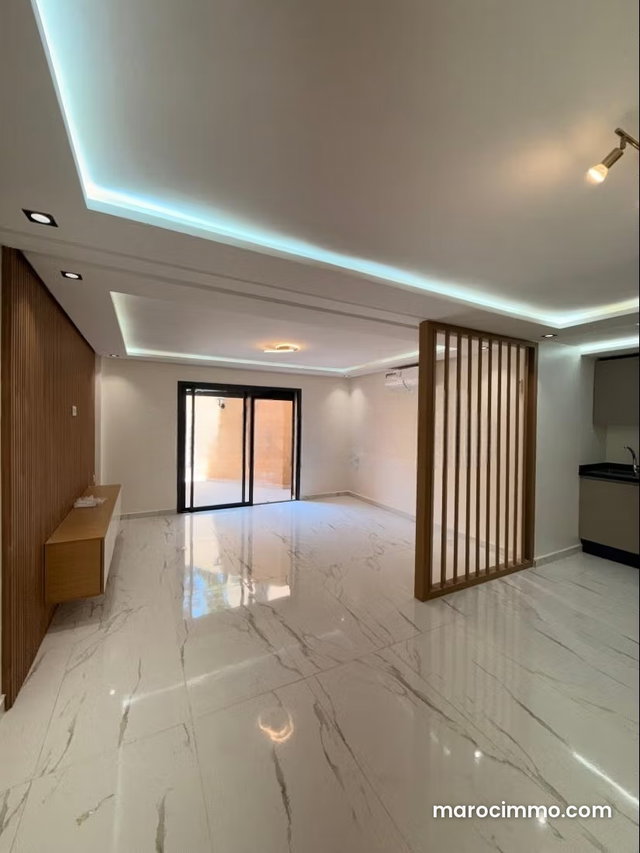 Apartment for rent in Guéliz. 135 m² surface. Elevator and terrace — 3