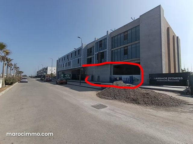 Local commercial de 462m2 à la location – Darb Bouazza — 4