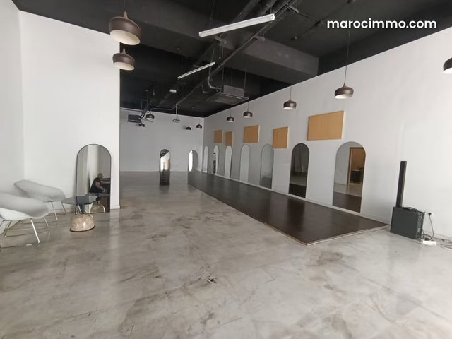 Local commercial de 332m2 à location Bd Bir Anzarane — 2
