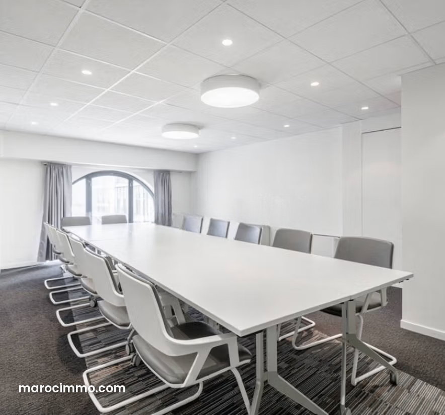 Bureau 2000 m² avec jardin, Ambassadeurs, Rabat — Rabat