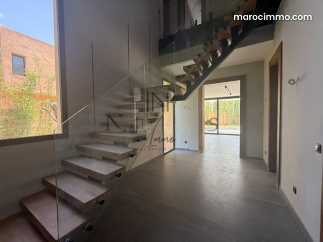 Villa de Standing à Vendre — 4