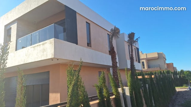 A VENDRE Magnifiques Villas Neuves — 3