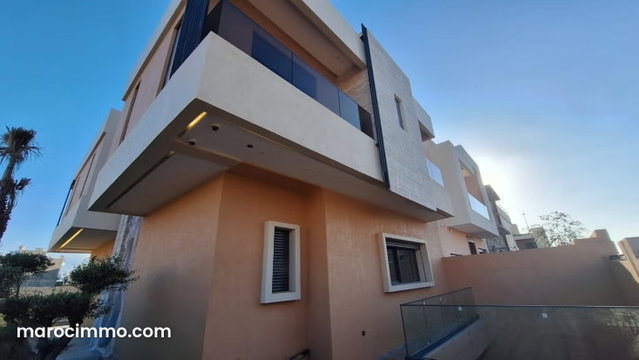A VENDRE Magnifiques Villas Neuves — 5